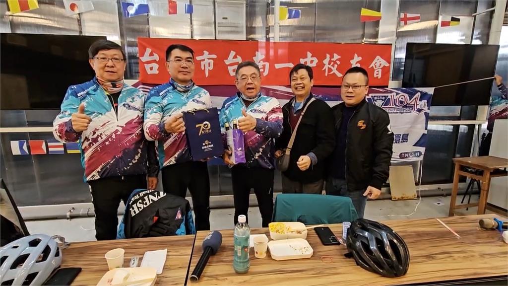 台南一中歡慶104歲校慶　校長率師生展開單車環島