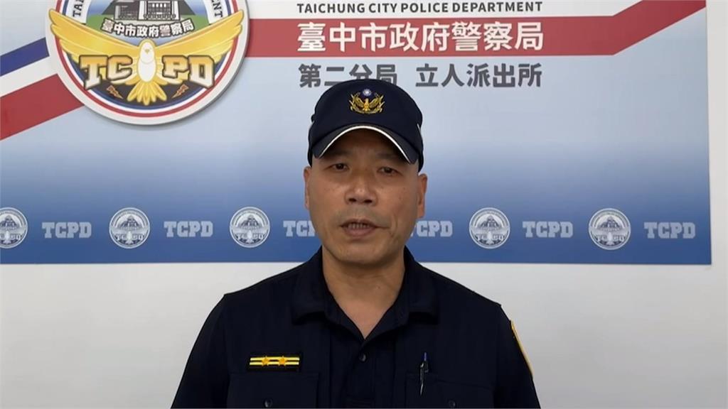 討債出招? 債主下跪吼「拜託還錢」引側目