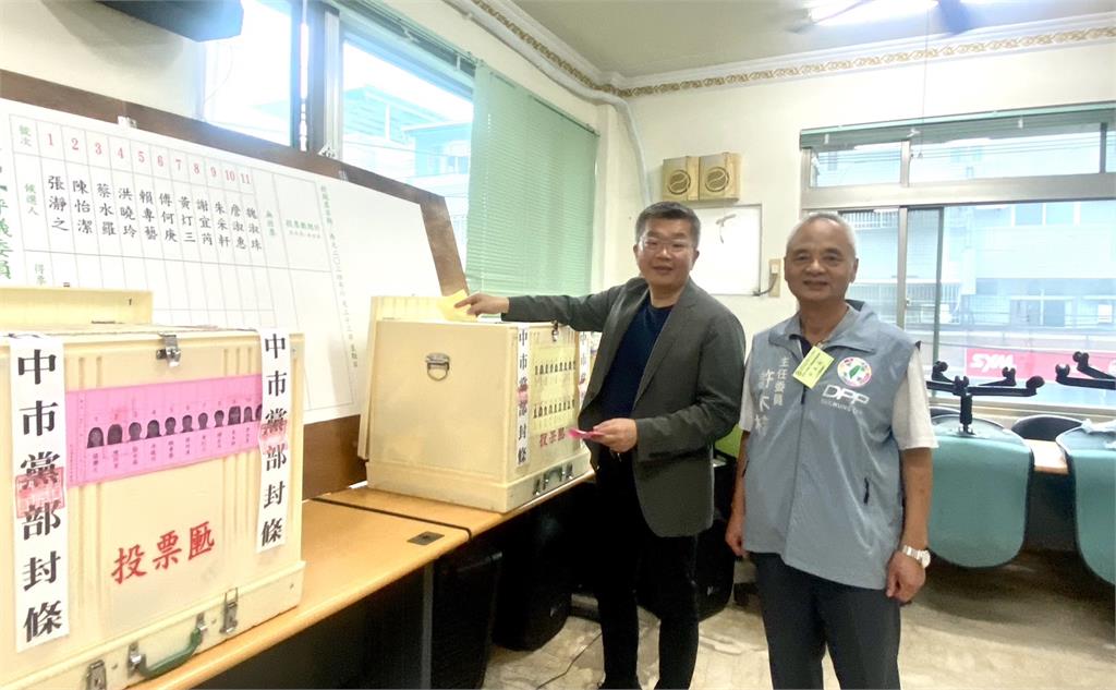 快新聞/民進黨台中黨部執評委改選 許木桂:民主競爭、團結取勝就是黨的活力