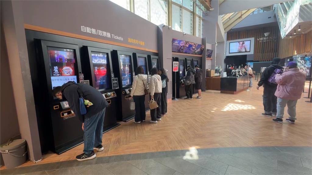 幫買電影票送飲料?男為「賺差價」 被揭穿還拍桌怒罵