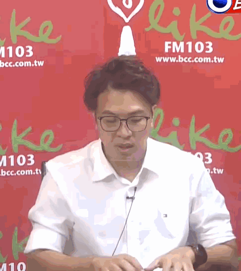趙少康二訪沈伯洋／施法遭鬼切打斷！「本人1反應太老實」網猛重播笑翻：為什麼