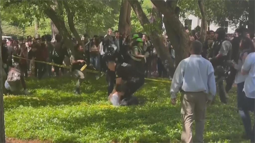 美名校掀「挺巴示威」　數百學生遭捕警挨轟