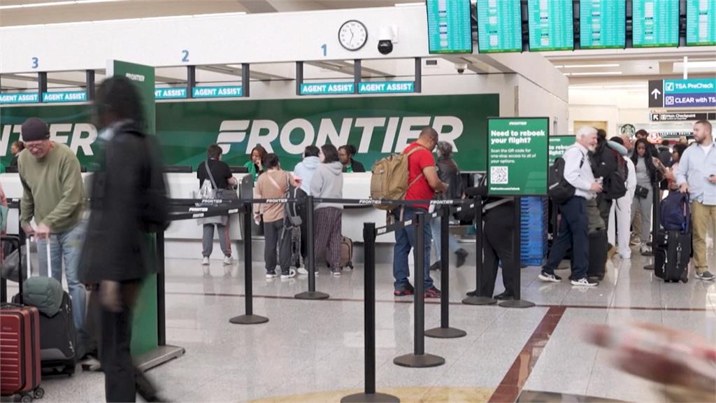 美航班大亂!超過5千班機被取消、延誤 民主黨提折衷方案遭拒