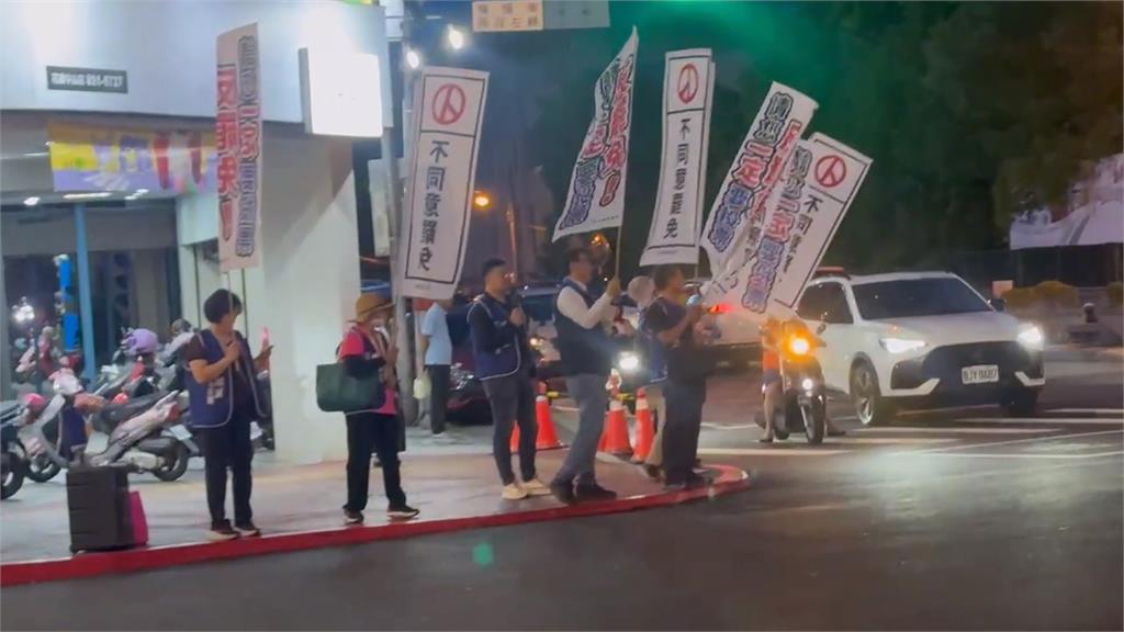 大罷免熱戰！閩南狼自創罷免歌　挺罷、反罷街頭互嗆