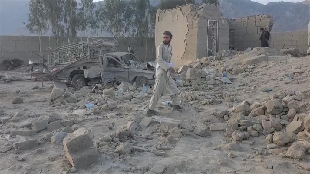 阿富汗開火回擊　巴基斯坦防長：已進入「公開交戰」