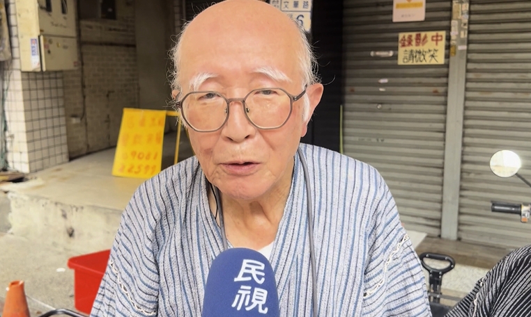 80歲的夜市人生！　日本爺爺逢甲賣烤糰子
