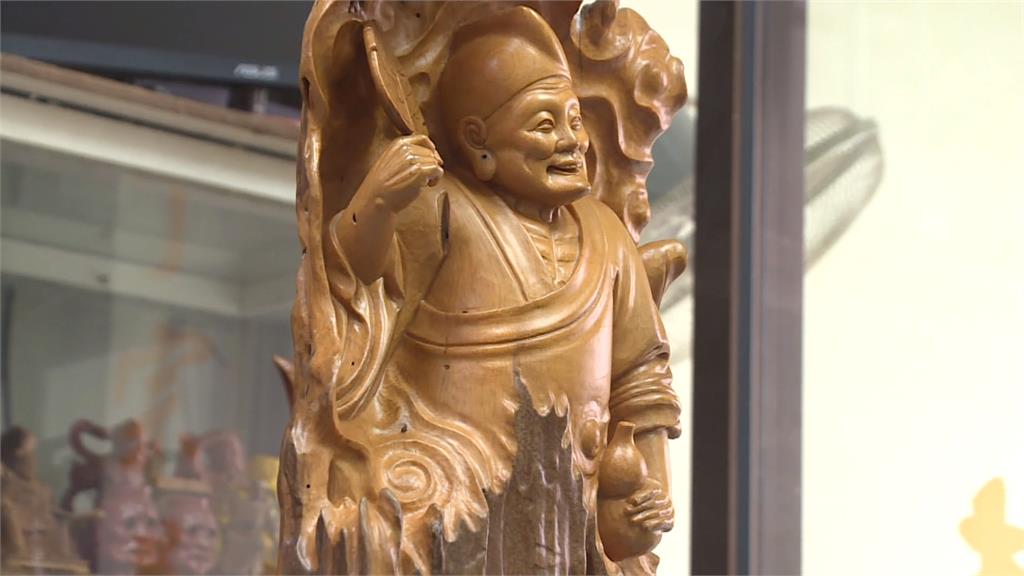 木雕大師丁宗華技藝精湛 化腐朽為神奇如賦予新生命
