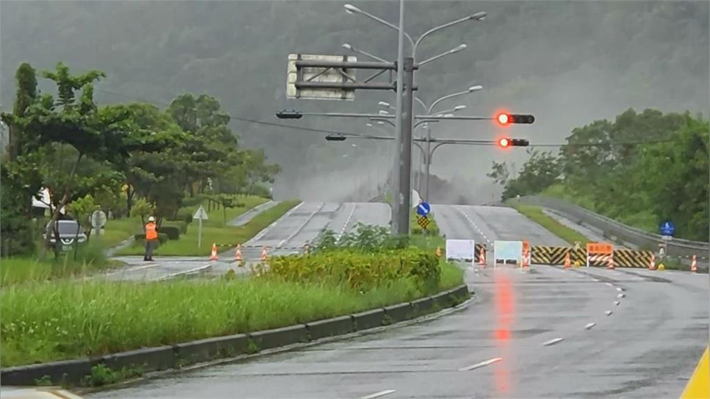 馬太鞍溪堰塞湖溢流「沖毀橋梁」！蓄水量達9100萬噸「等於一座南化水庫」