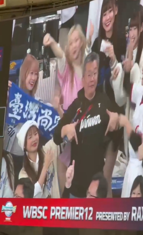 東蛋大叔「挺出Taiwan」竟是蔡其昌!親民應援秒登日媒…網讚:很可以