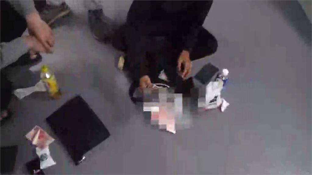 人頭帳戶存摺提款卡藏草叢、交通錐 檢警破獲台中「死轉手」詐團