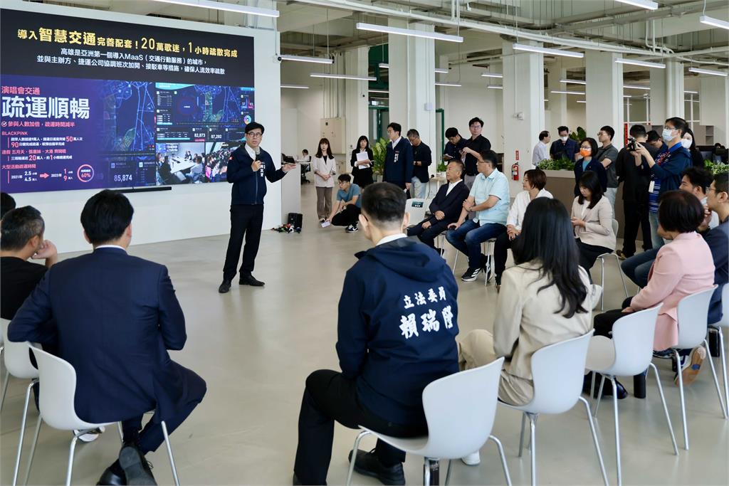 快新聞／台中議會南下高雄取經！何欣純偕同　「問道」於陳其邁