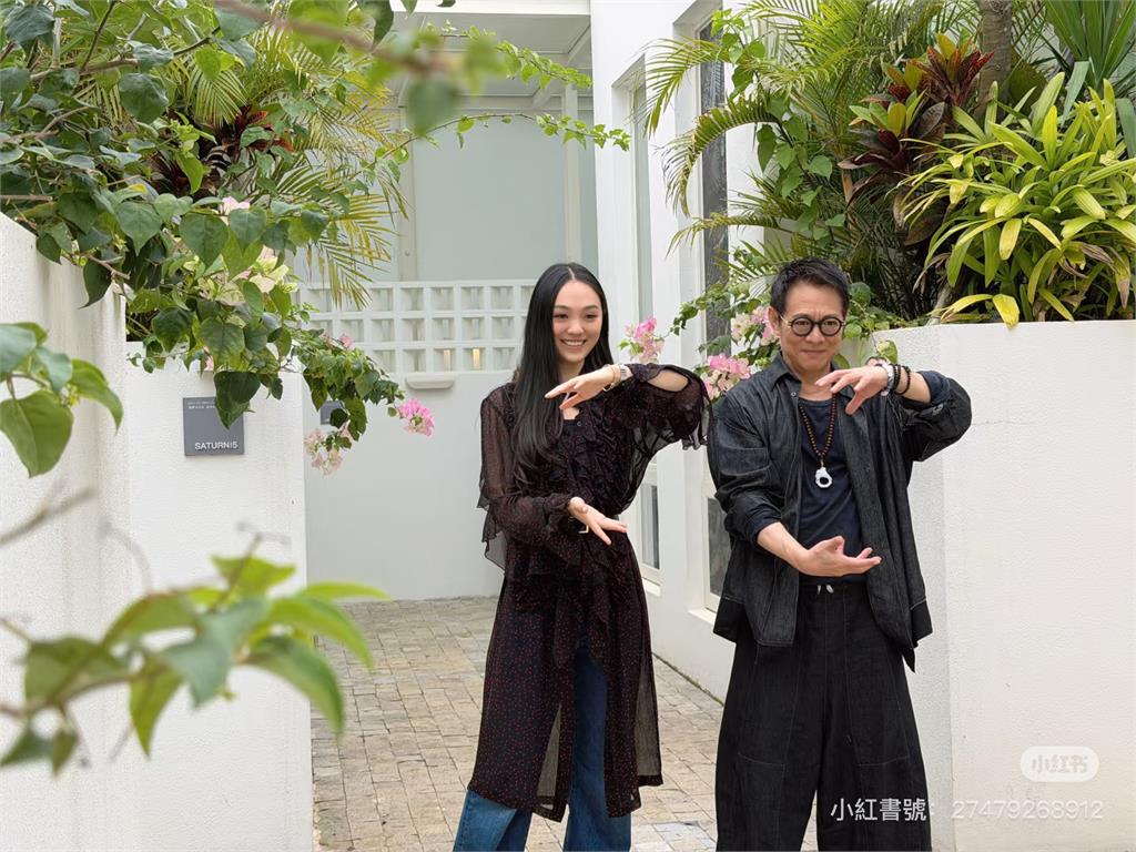 李連杰才傳「換心回春」！又爆與「正妹助理親密合照」女方身分曝：太漂亮了