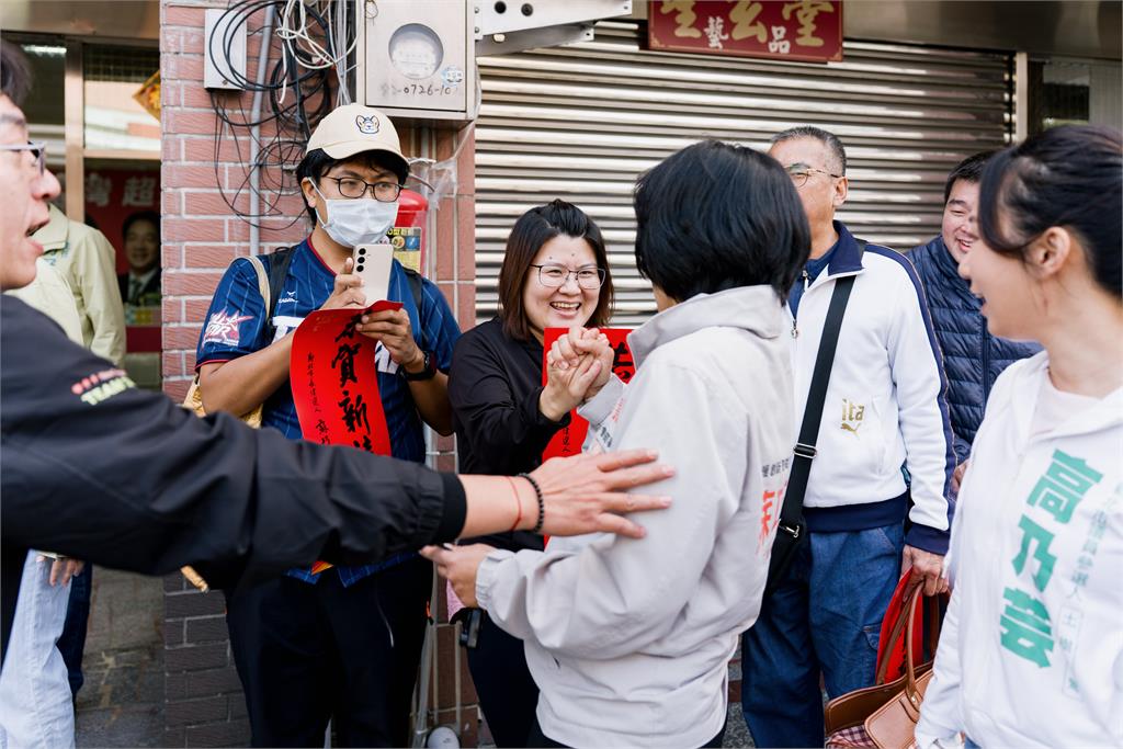 快新聞／新北「慧」贏！蘇巧慧鶯歌發春聯秒殺　民眾嗨喊凍蒜