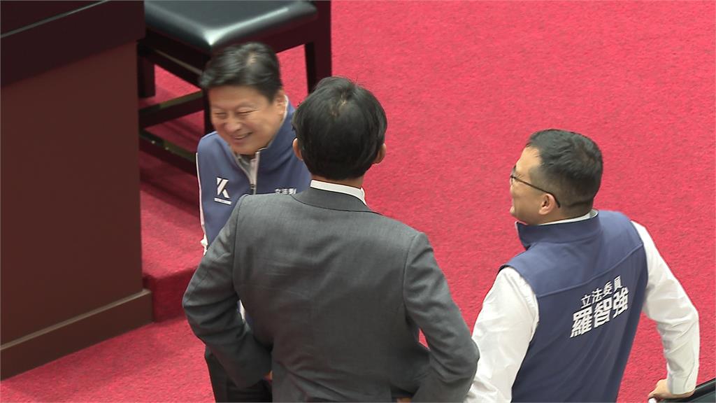 災民汽車一台補助50萬? 傅崐萁挨轟「大撒幣」救民調