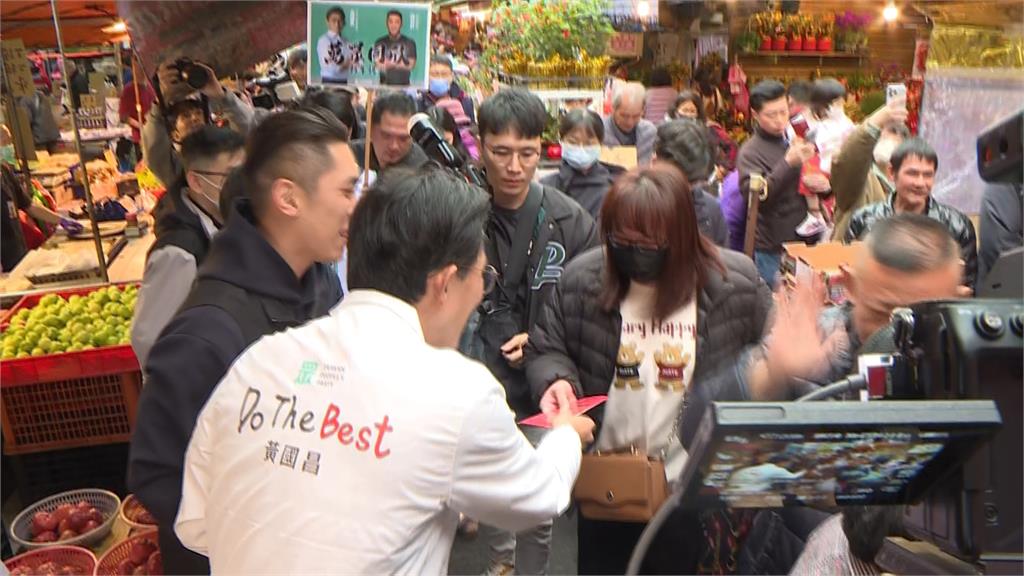 獨／黃國昌市場拜年踢鐵板　豬肉販當場開嗆「福利講清楚」