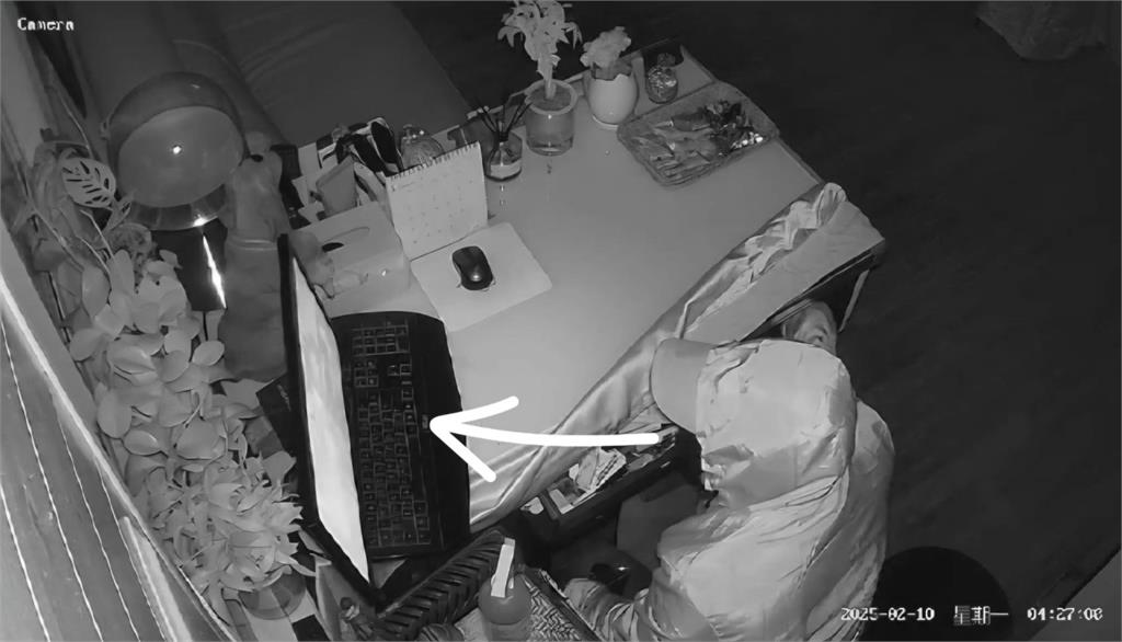 囂張竊賊邊偷邊看螢幕看自己行竊 民宿業者這樣說