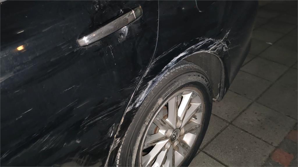 汐止警匪追逐!毒販衝撞警車 車內驚見武士刀、喪屍煙彈