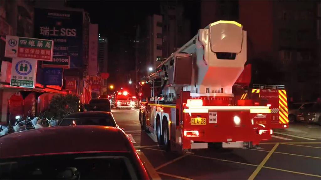 北市成功國宅火警奪命! 母子被救出 母親臥倒廚房亡、兒嗆傷送醫