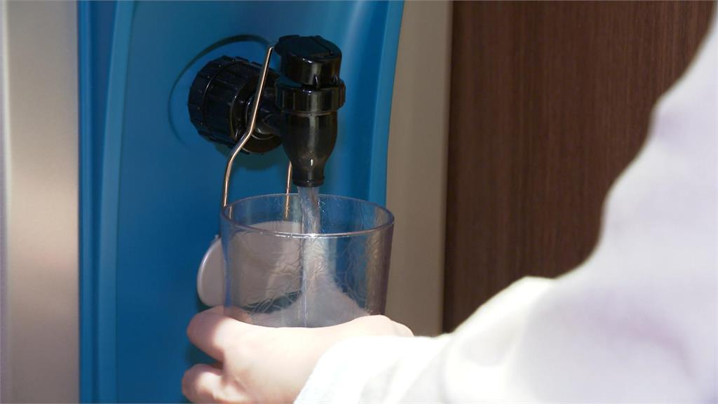 早起空腹喝水真的有用？美營養師揭「1重點」恐影響白天注意力！