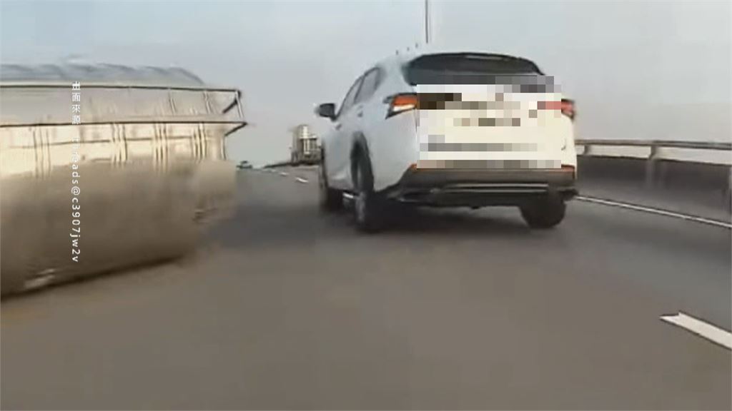 台88貨車掉落大水塔沿路滾　後車急煞仍被波及幸無傷