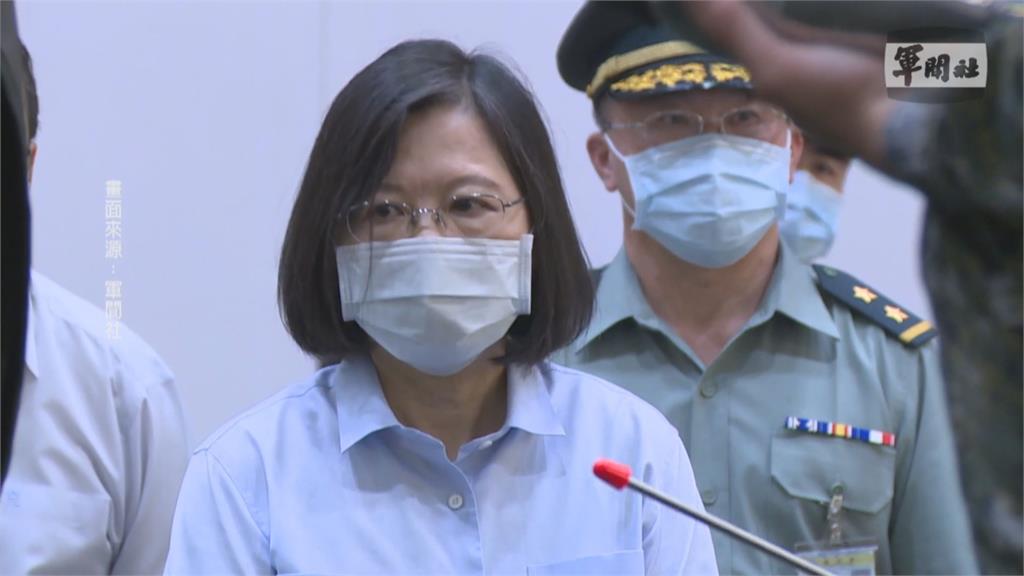 視察國軍談823精神 總統:國人團結國家一體