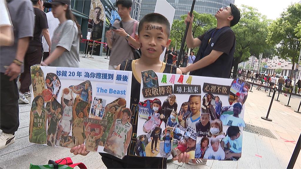 林志傑引退賽吸上萬粉絲到場　周邊商品熱賣500萬