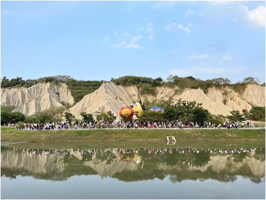 登上《天諭》熱氣球！征服高雄「月世界惡地」