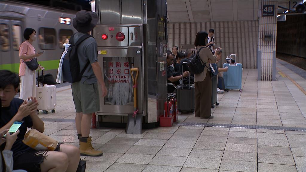光復車站滿是「鏟子超人」！列車長「精神喊話」惹哭全網：有你們真好