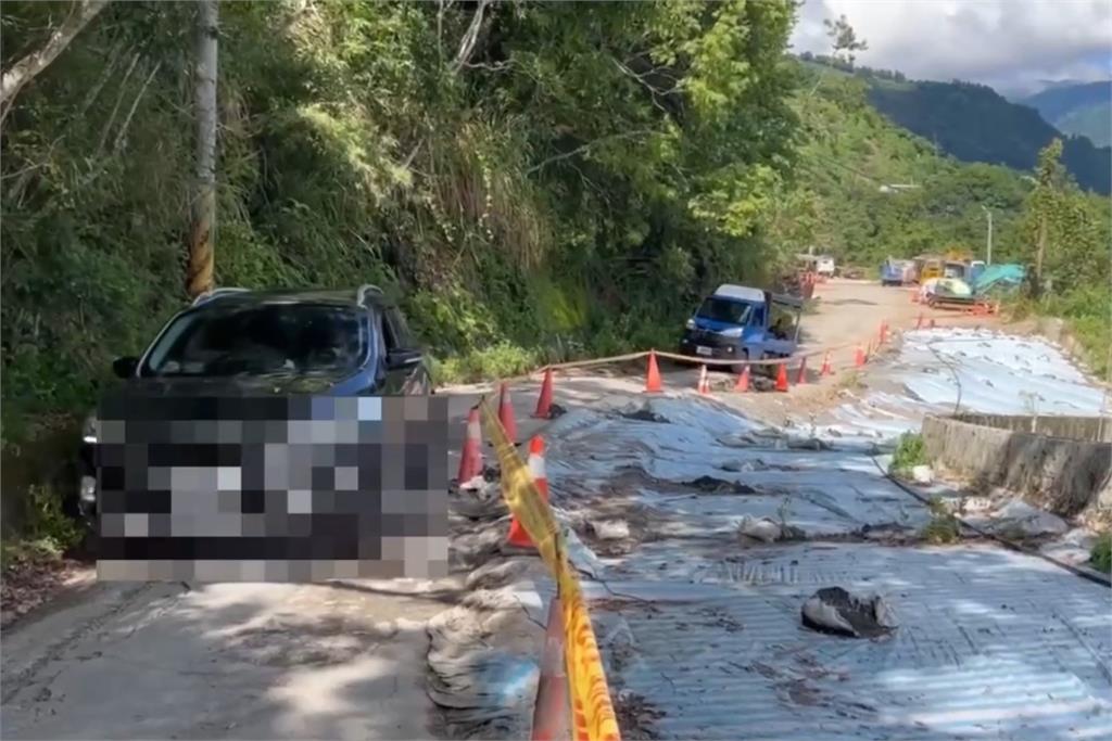 快新聞/驚!桃園復興區「這山路」大面積崩塌 駭人畫面曝光了