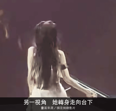 彩排有麥、正式演出被衝康?謝金燕「空手硬撐」全場⋯側拍畫面曝「伸手求援」無人理