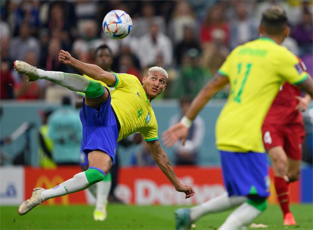 卡達世足／巴西帥哥前鋒輸球暴哭！重整心情將內馬爾頭像「刺背上」
