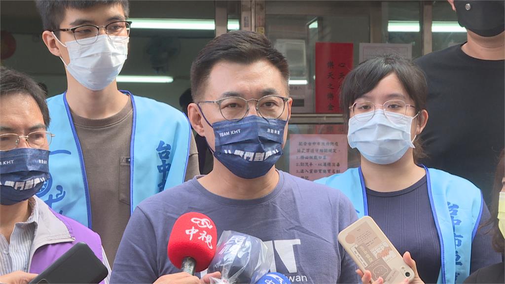 我駐美代表處擬改名　江酸「有疫苗嗎？」　鄭運鵬：別當個用「膝蓋」講話的黨主席