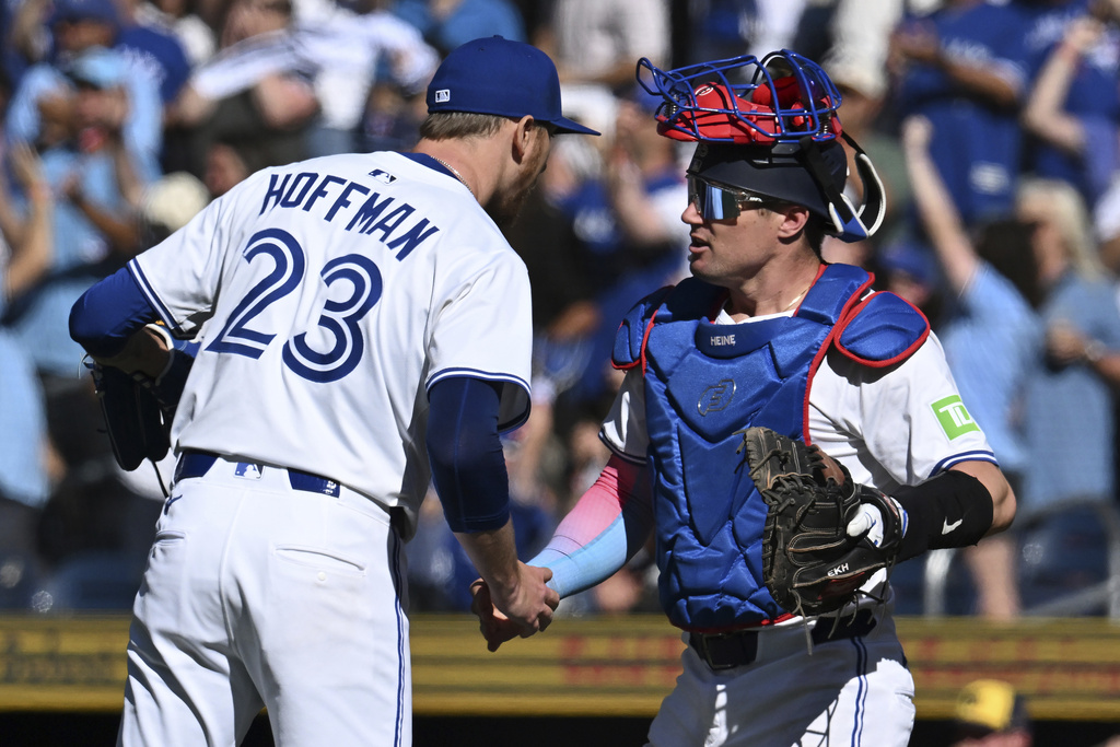 MLB(影)/「薛蛇」先發狀況不佳 幸好藍鳥牛棚穩住避免被「酒鬼」橫掃