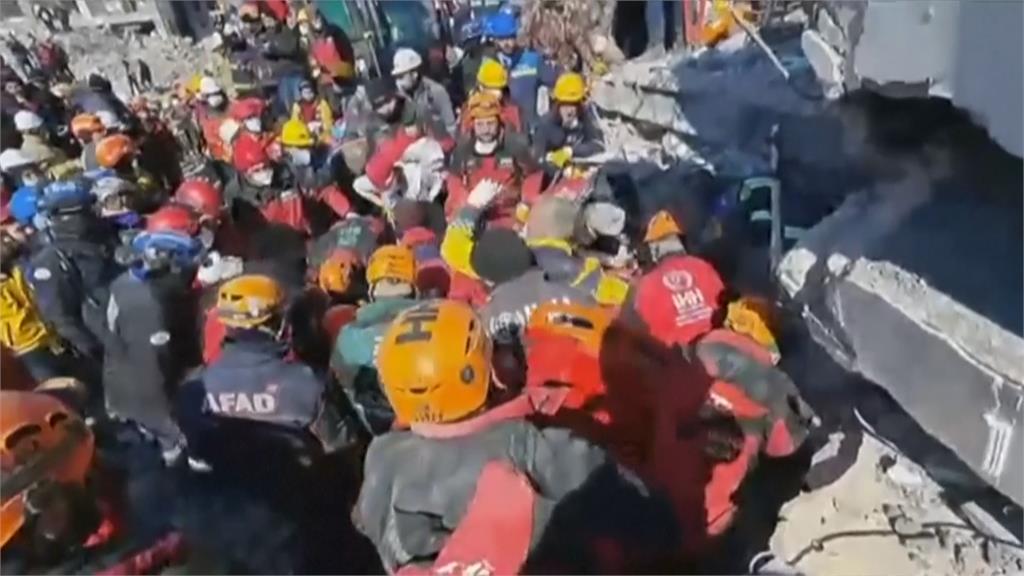 死亡人數超越日本311大地震 土耳其心痛畫面不斷...仍有多人奇蹟生還