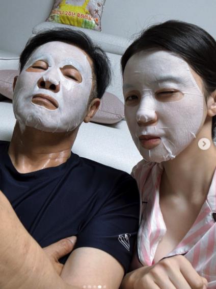深V睡衣正妹「同框大叔」全被拍!竟是李多慧「私下0包袱」模樣超震撼