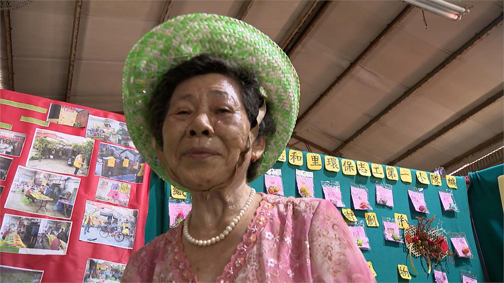 超過30年環保志工八旬嬤 「加工」回收物製成整籃水果!