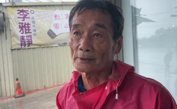 快新聞/颱風奪命!強風吹倒高雄路樹壓死女騎士 里長:擔心晚上倒整排