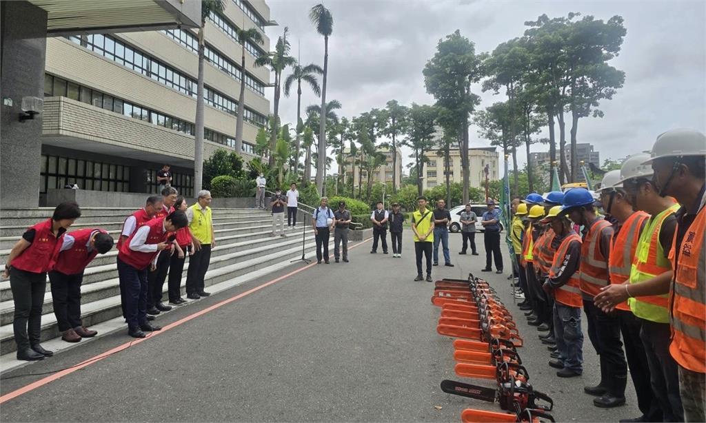 快新聞/再出動36人助台南後壁救災 陳其邁:台灣不大換我們有機會幫忙