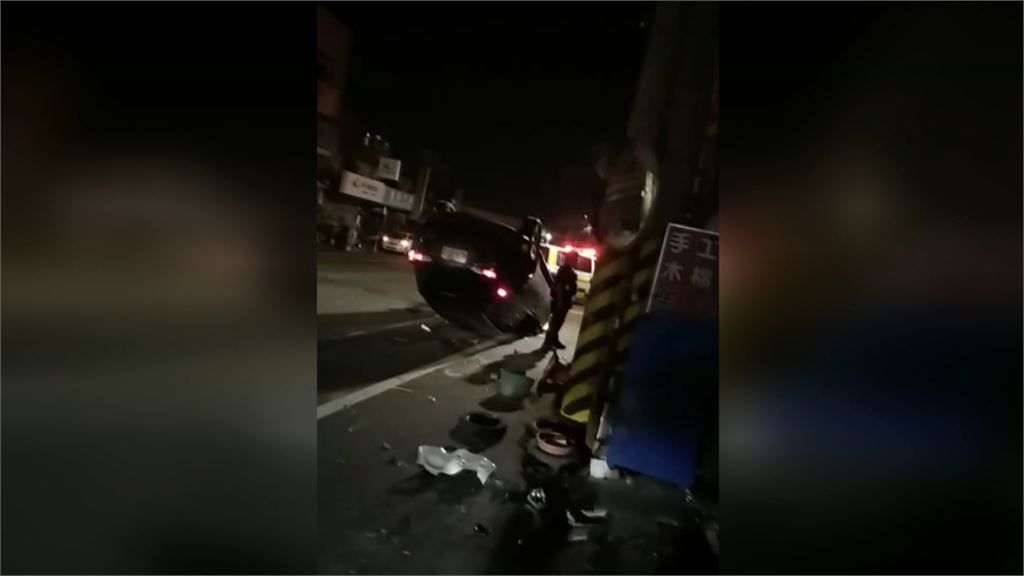 彰化轎車酒駕撞民宅翻覆　台中機車路口撞滑板車女童