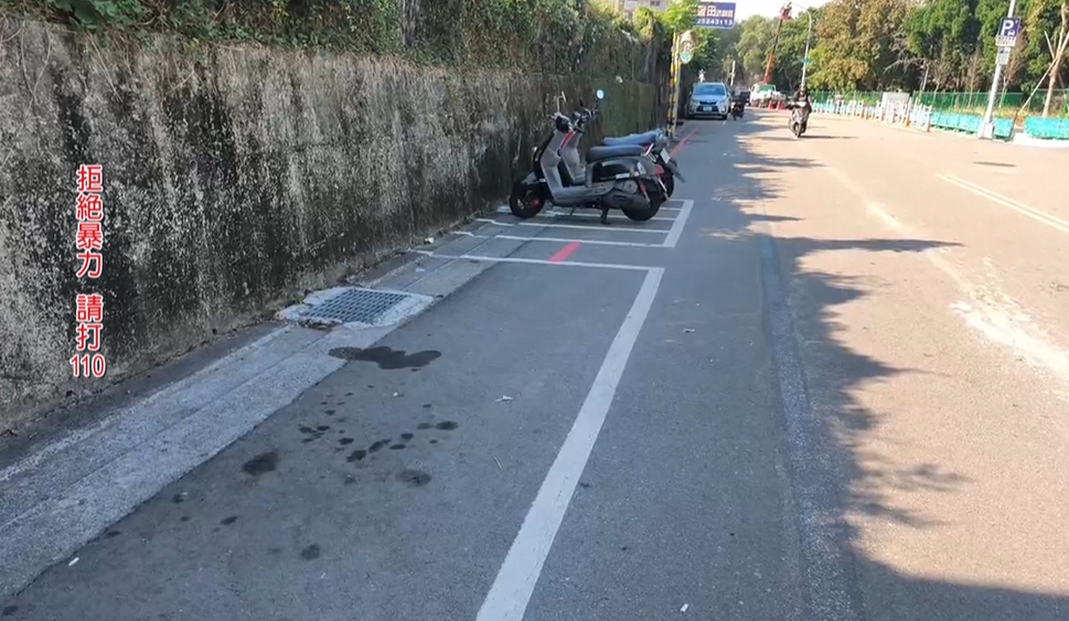 持刀攻擊? 女子公園旁遭陌生男騎腳踏車衝撞 還揮拳拉頭髮