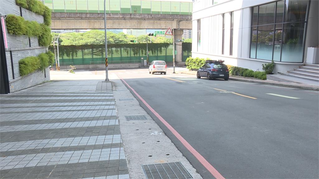 幽靈手推車路上跑害騎士摔　凶手找到了！是黑貓宅急便