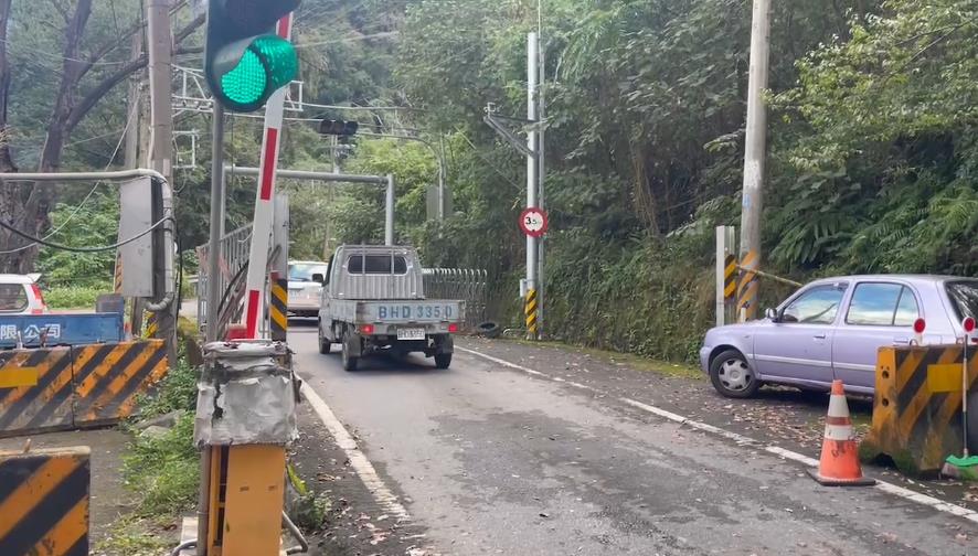快新聞/辛苦了!公路局連夜修復台7、台8線重要路段 已搶通中橫便道