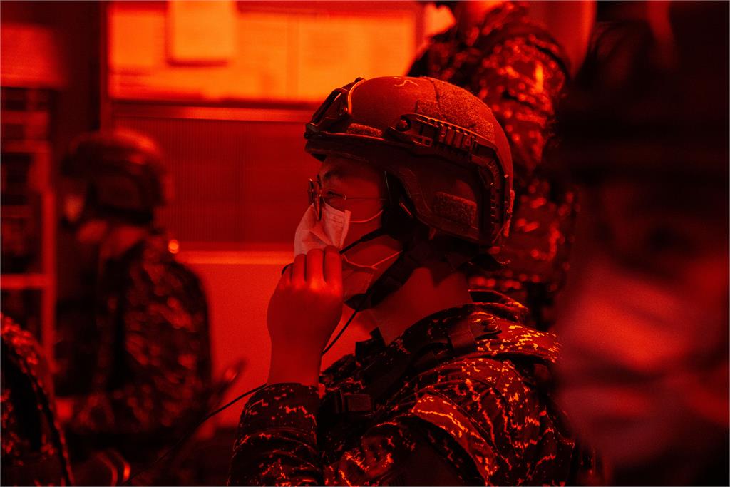 快新聞/反制中國軍演威嚇!海軍出動岸置雄風飛彈追瞄 24小時捍衛國人