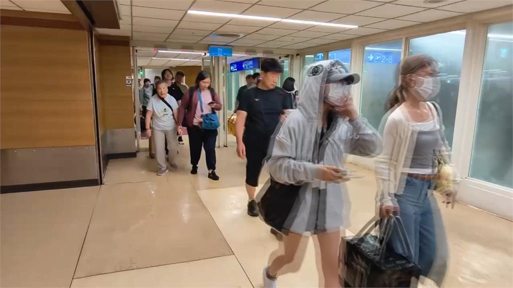酷航飛桃園班機機艙如烤箱　　231名旅客折騰17小時終於回台