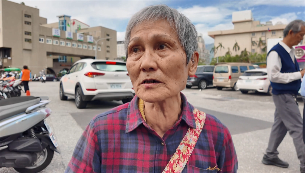 快新聞/師鐸獎退休師嗆「通匪」遭架離 施景中心疼:傅崐萁沒資格相提並論