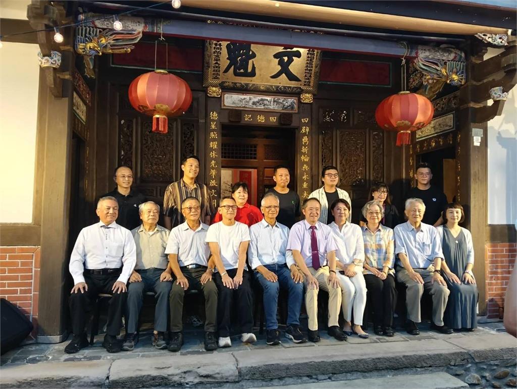 77歲近游錫堃退休「轉職超反差」況曝光!滿頭白髮「仍為台灣猛拚」網:加油