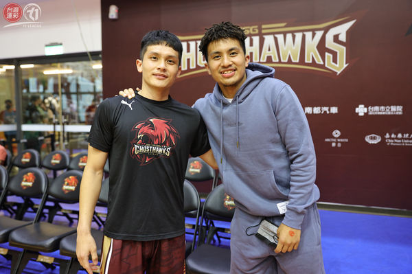 高國豪HBL對戰哥哥成經典！網友爆「金錢鬧不合」？