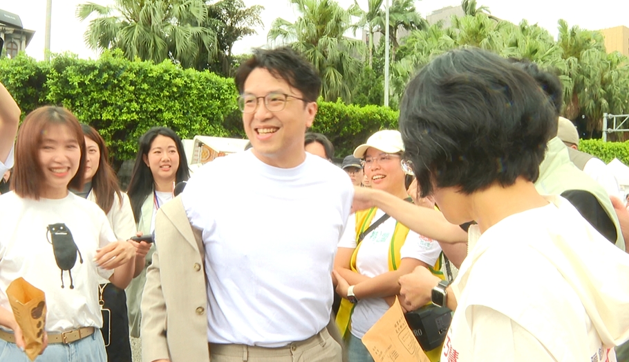 蔣萬安打戰鬥陀螺口誤　沈伯洋：玩陀螺像市政一樣要細心