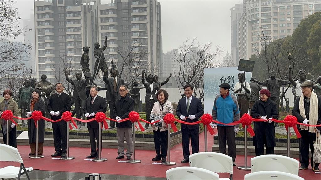 「台灣人民」揭幕儀式登場！舞者優雅演繹「全台第一支現代舞」仙氣狂飄