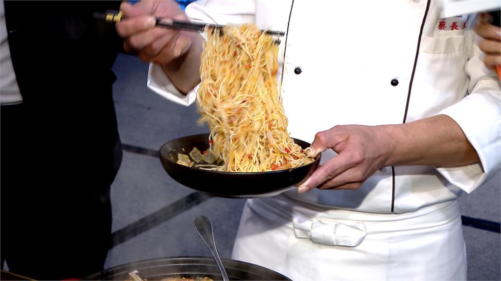 剁椒魚頭結合「大溪豆干、龍潭米線」　鹹香微辣越吃越開胃